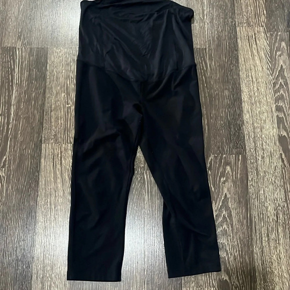Isabel maternity Capri leggings size large - Picture 1 of 4